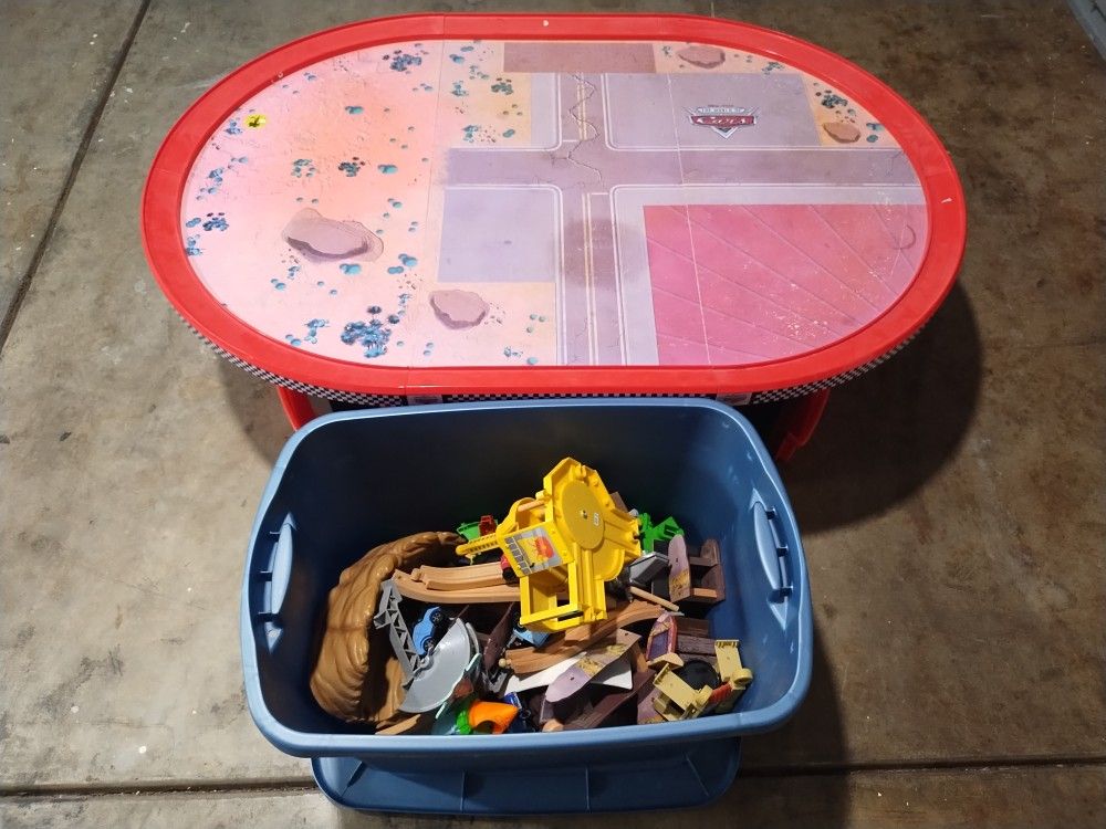 Disney Cars Play Table and Set Pieces
