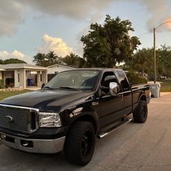 2006 Ford F-250 Lariat 5.4 L Triton 