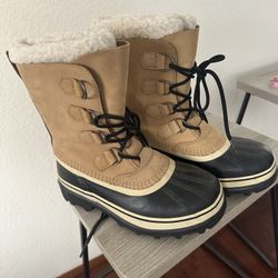 Sorel Caribou Boots (Like New Condition!)