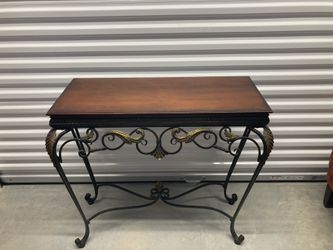 Entrance Table With Mirror Has To Be Picked Up
