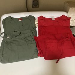 MED-SCRUBS  Size Small.