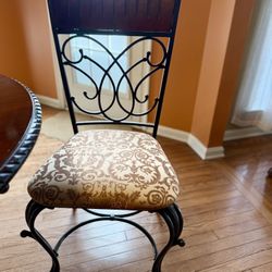 Ashley Alyssa dinning set with 4 chairs