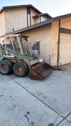 skid steer (bobcat) 743