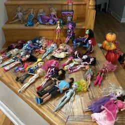 A Lot Of Different Dolls  Over 30 Dolls