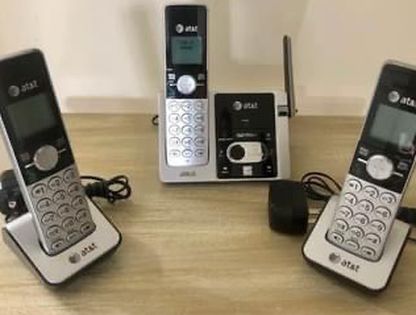Wireless phone set with answering system