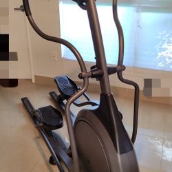 Elliptical Trainer - Vision Fitness HRT6200