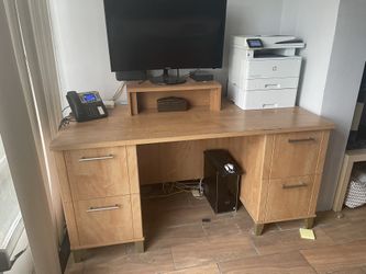 Office Desk 7/10 Condition