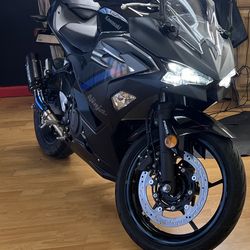 2025 Ninja 500 abs