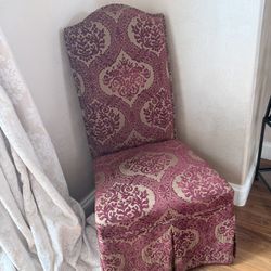 4 Beautiful Dining Room Chairs 