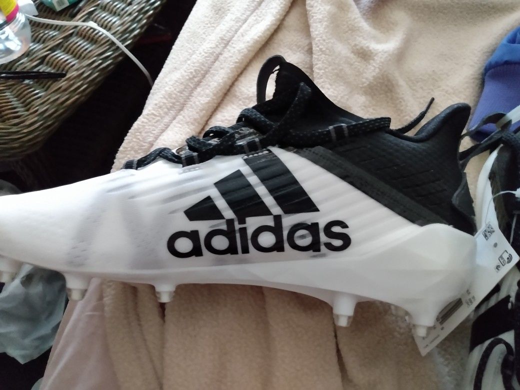 Adidas mens football cleats size 10 brand new