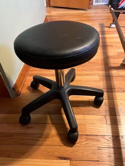 Stool on wheels, Allison Park 15101