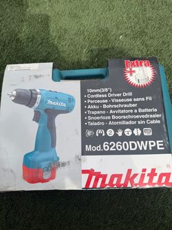 Makita 6260DWPE 9.6V 3/8-inch Cordless Drill Driver Ki