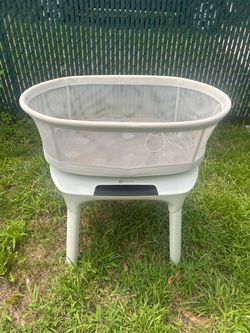 4moms Bassinet with Mesh Sides