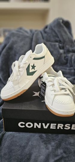 Brand New Men's Converse Size 10.5