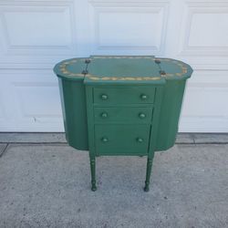 ANTIQUE MARTHA WASHINGTON SEWING CABINET