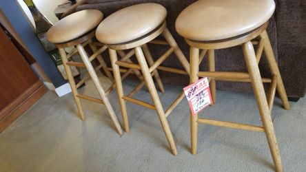 Solid wood bar stool