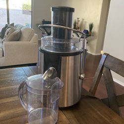 Mueller Juicer Ultra Power, Easy Clean Extractor Press Centrifugal Juicing Macho