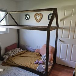 Twin Montisorri Floor Bed 