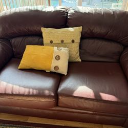 All furniture Must Go 