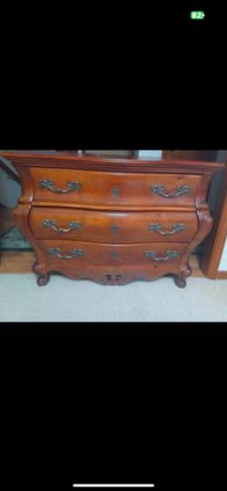 Pulaski Bombay Chest w/ 3 large drawers 