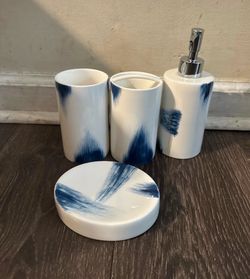 Bathroom set