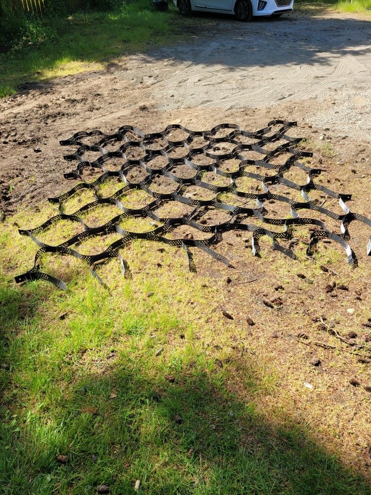 Geogrid 10 ft x 9 ft x 2 inch
$10