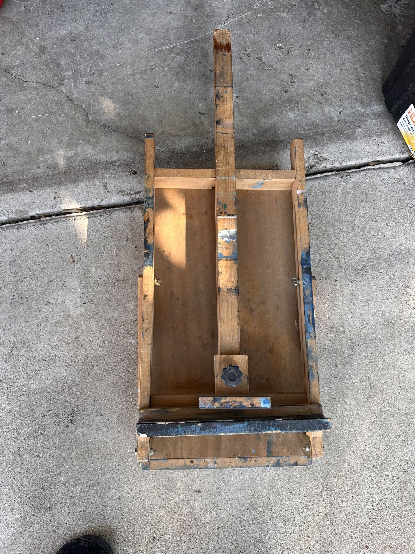 Easel