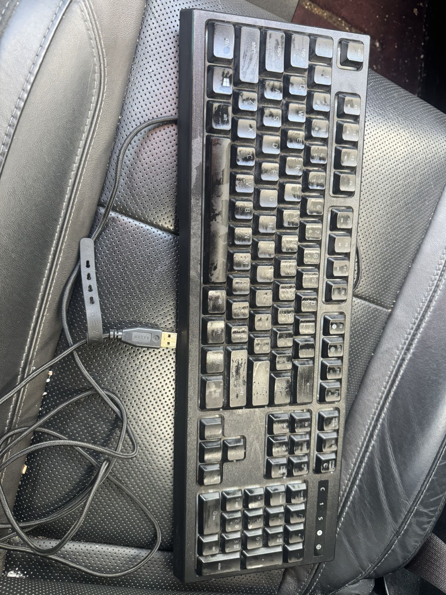 Gaming Razor Ornata V2 Green LED mechanical feedback keyboard