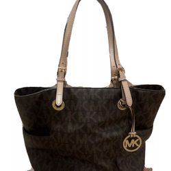 Michael Kors Jet Set Tote