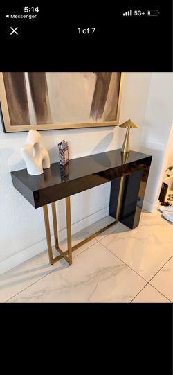 Modern entry table