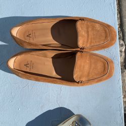 Italian leather Aquatalia Size 8 Slip On Flats