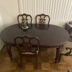 Extendable Dining Table (including 6 Chairs)