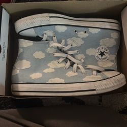 Blue Cloud Converse. Size 7 In Women’s.
