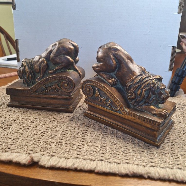 VINTAGE LIONS BOOKENDS PAIR