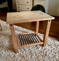 Accent table