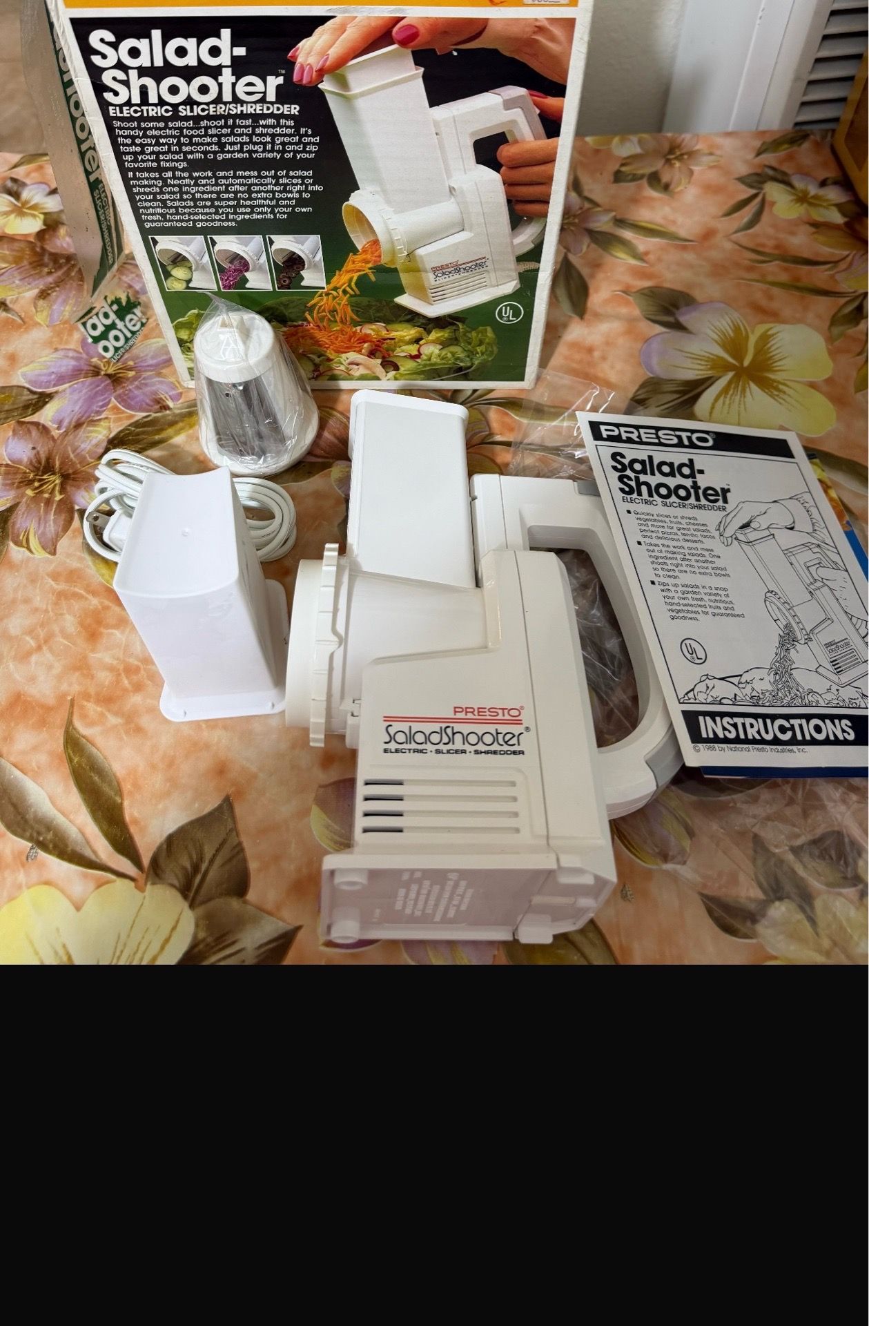 Presenting salad scooter new with box