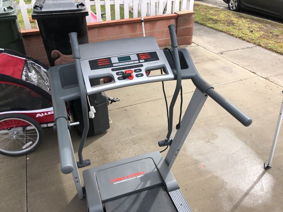 Proform crosswalk 2025 390 treadmill price