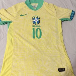 Brazil Neymar Jr. 2014 World Cup yellow and green jersey 
