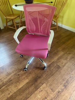 Pink desk chair