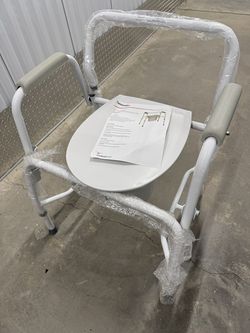 Cardinal Health 3-in-1 Drop Arm Commode