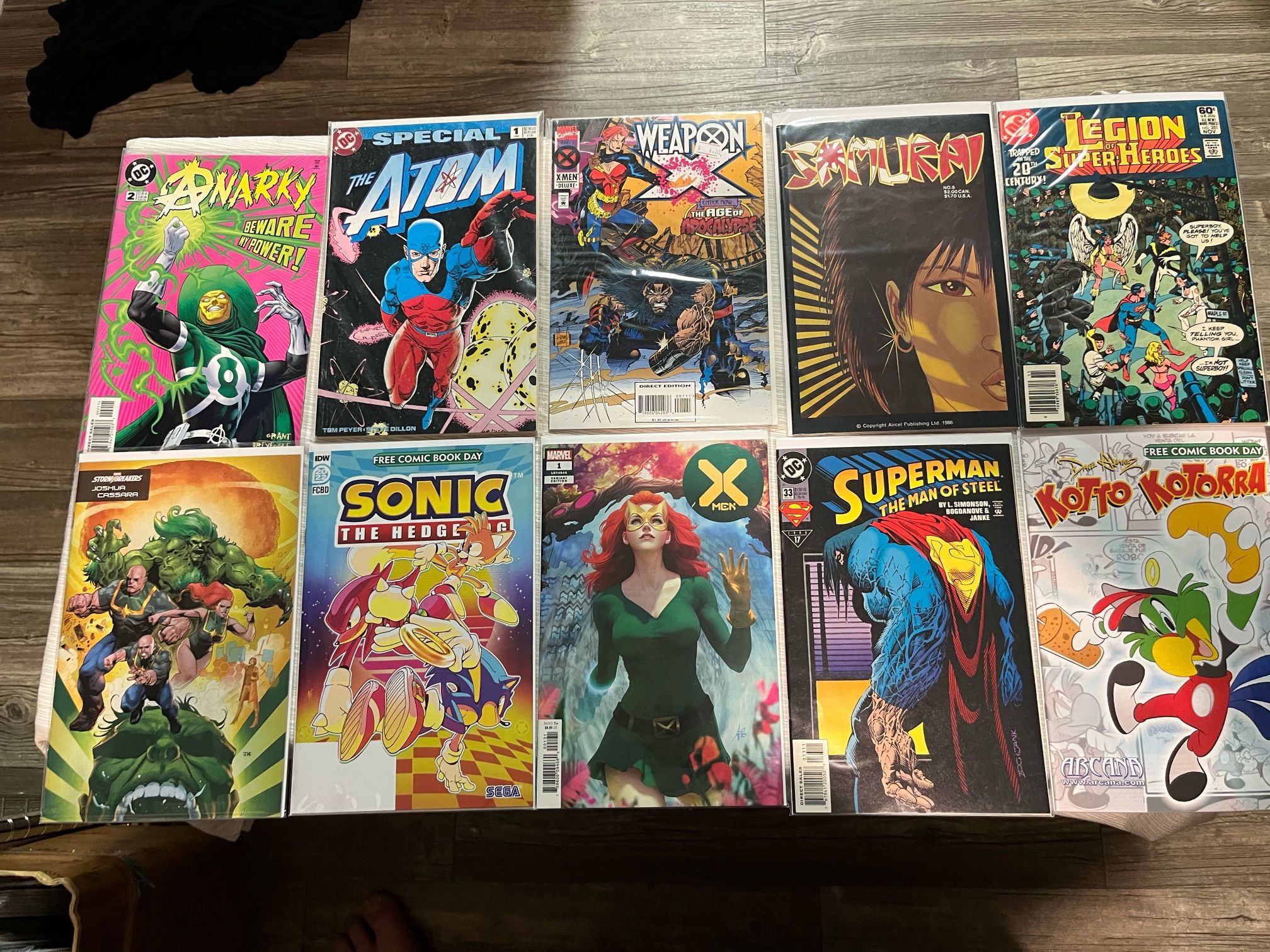 COMIC BOOK LOT