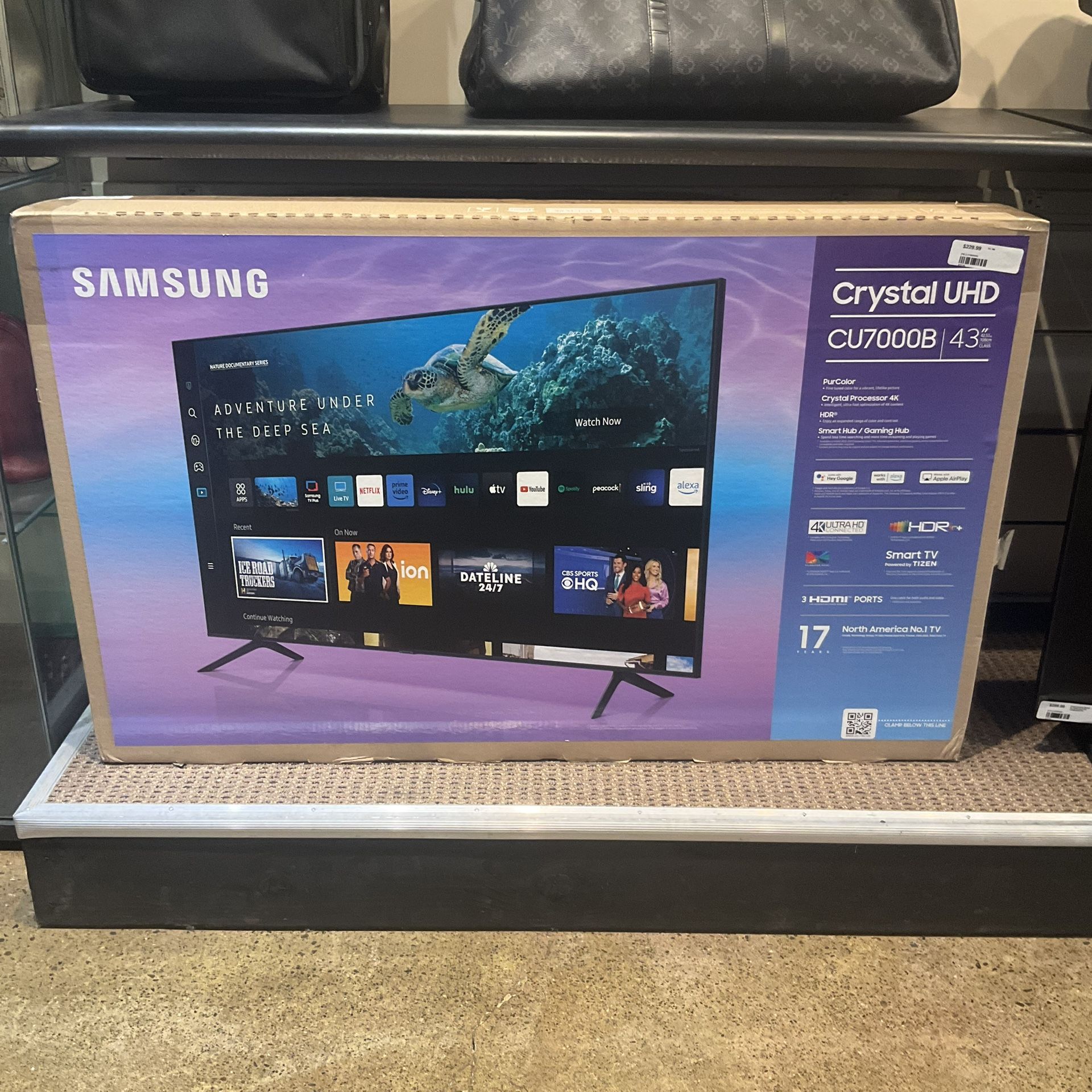 Samsung Crystal UHD CU7000B 43 Inch TV