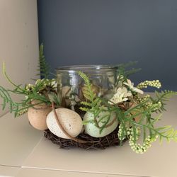 Easter Decoration Glass Candle Holder in Bird Nest with Eggs & Ferns
