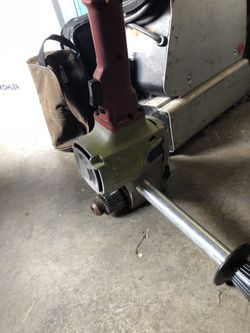 Milwaukee hole drill