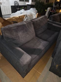 FREE COUCHES