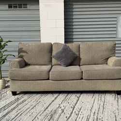 🛋️ Modern Sofa – Clean, Sanitized – FREE Same Day Delivery! 🚚