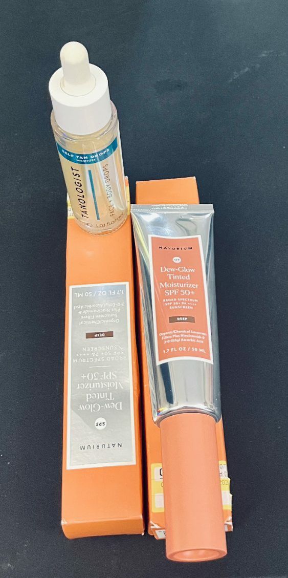 Dew-Glow Tinted Moisturizer SPF
50+ & Tanologist Face + Body Self Tan Drops! Price Is For The Pair New In Box!