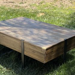 🪵 Rustic Modern Coffee Table – Solid Wood + Metal Frame – $150 OBO