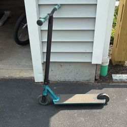 Lucky Brand Scooter Tricks