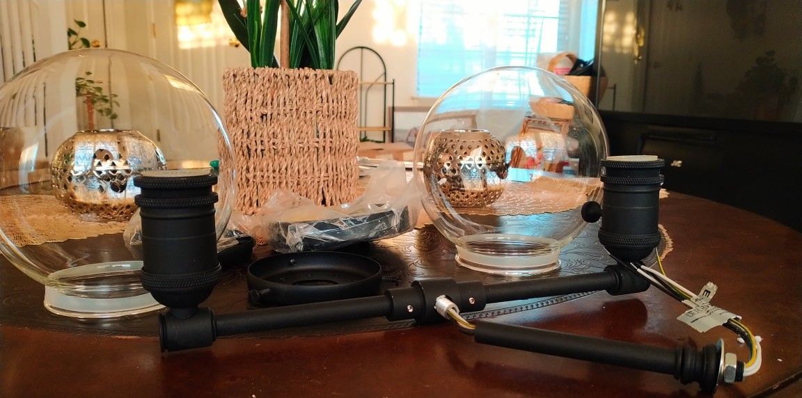 Beautiful New Lamp Holder Set